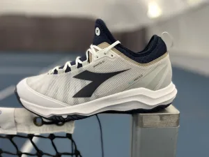 Diadora Blushield Fly 4+ outside view
