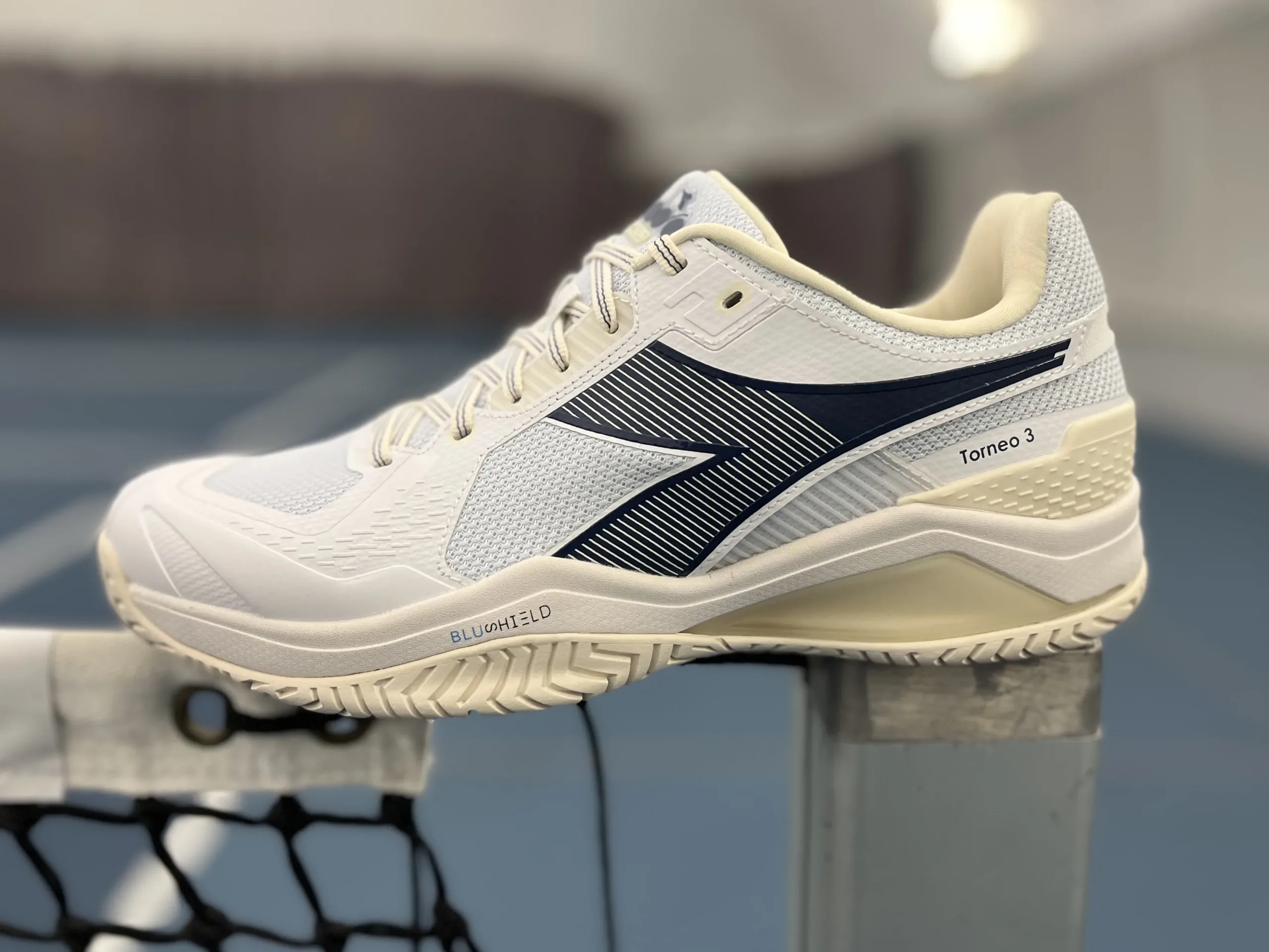 Diadora Blushield Torneo 3 outside view