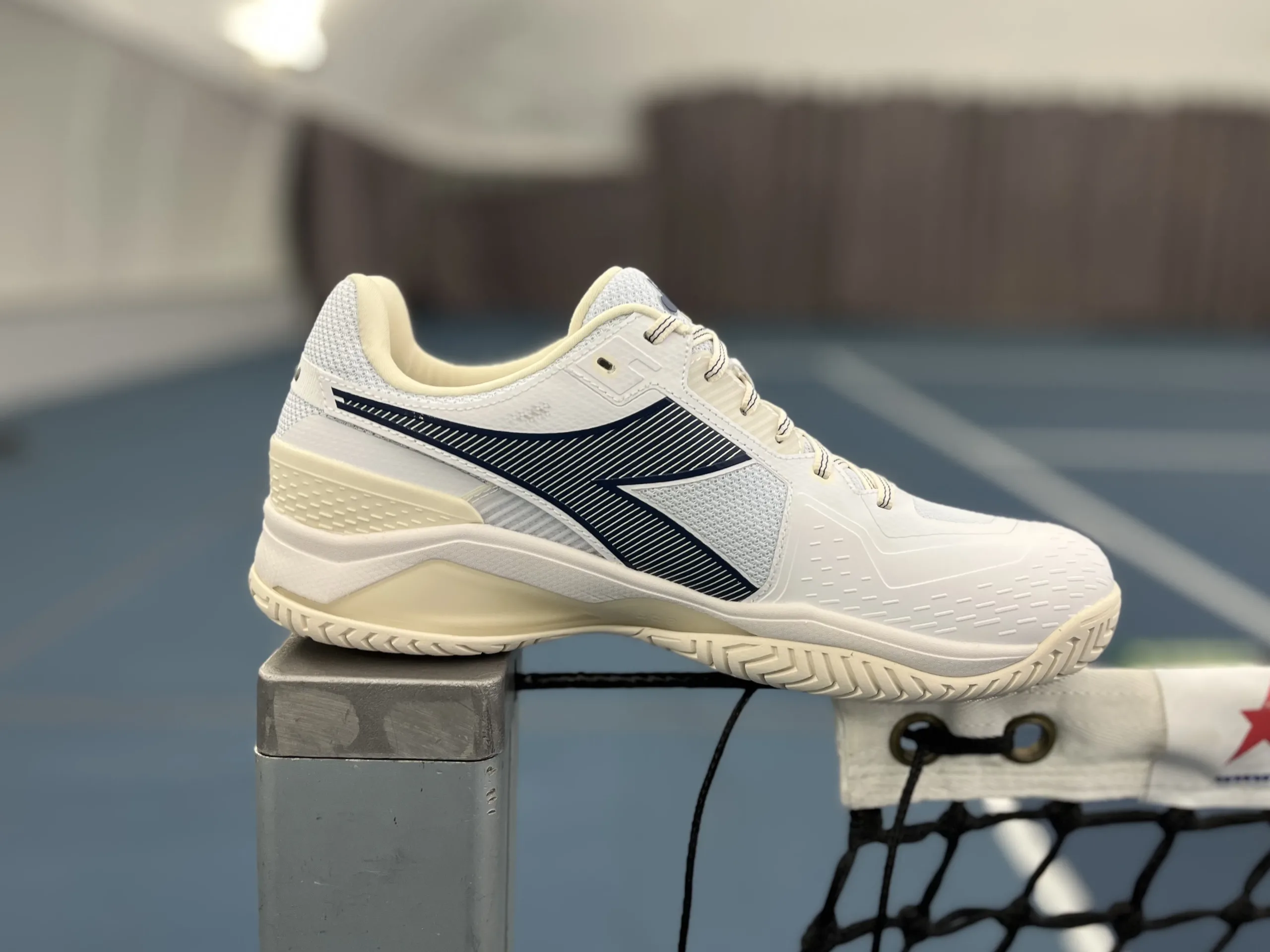 Diadora Blushield Torneo 3 inside view