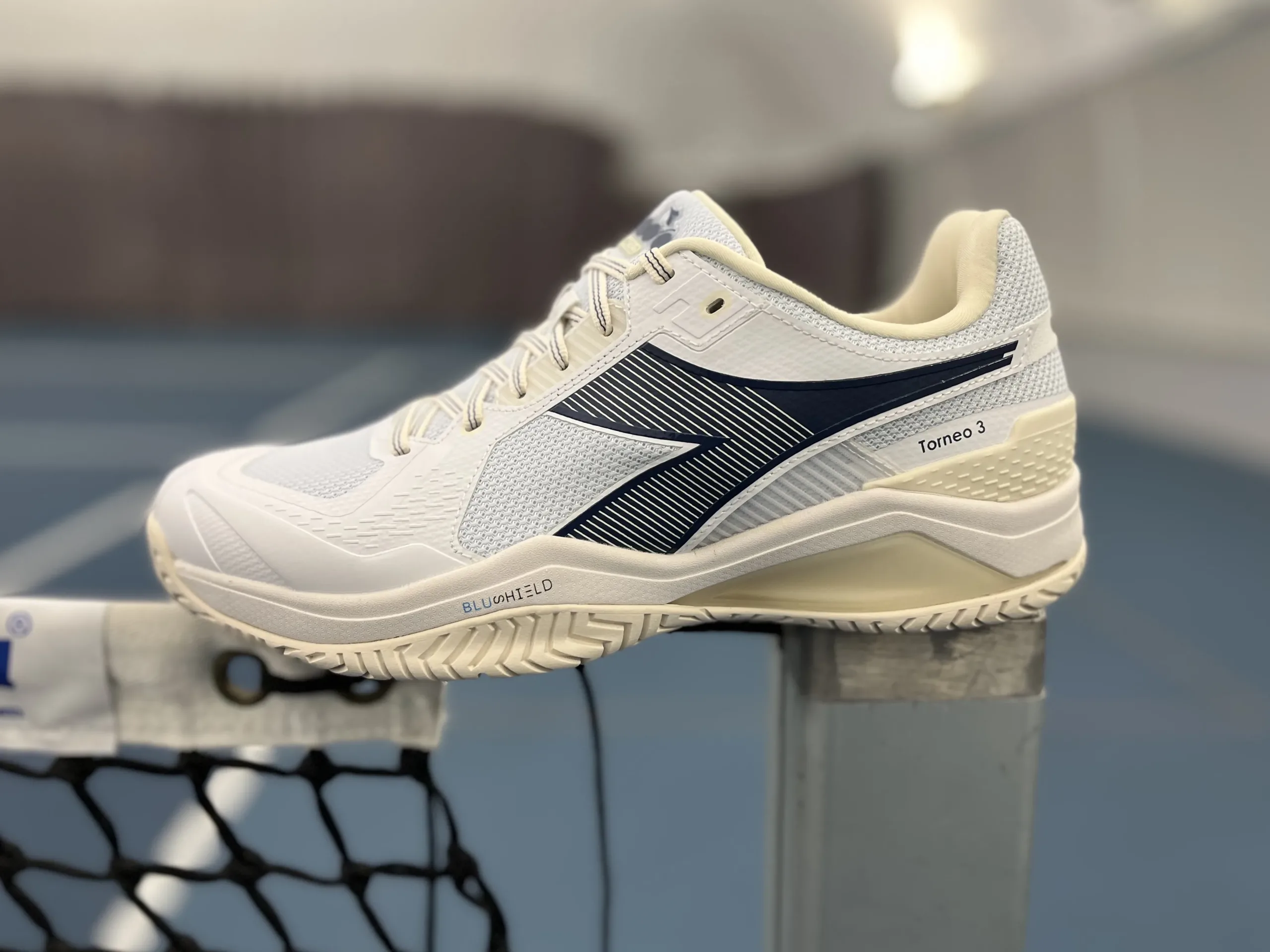 Diadora Blushield Torneo 3 outside view