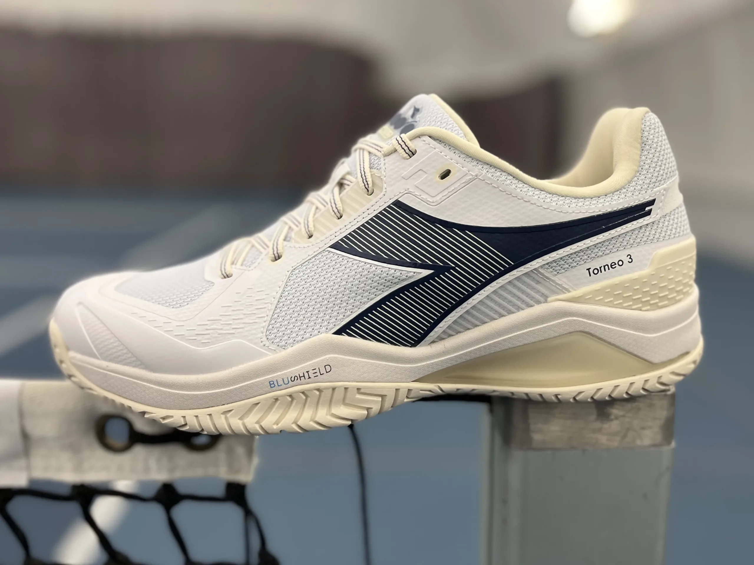 Diadora Blushield Torneo 3 outside view