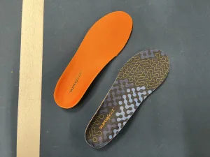 Superfeet Active Cushion insoles on a tennis court