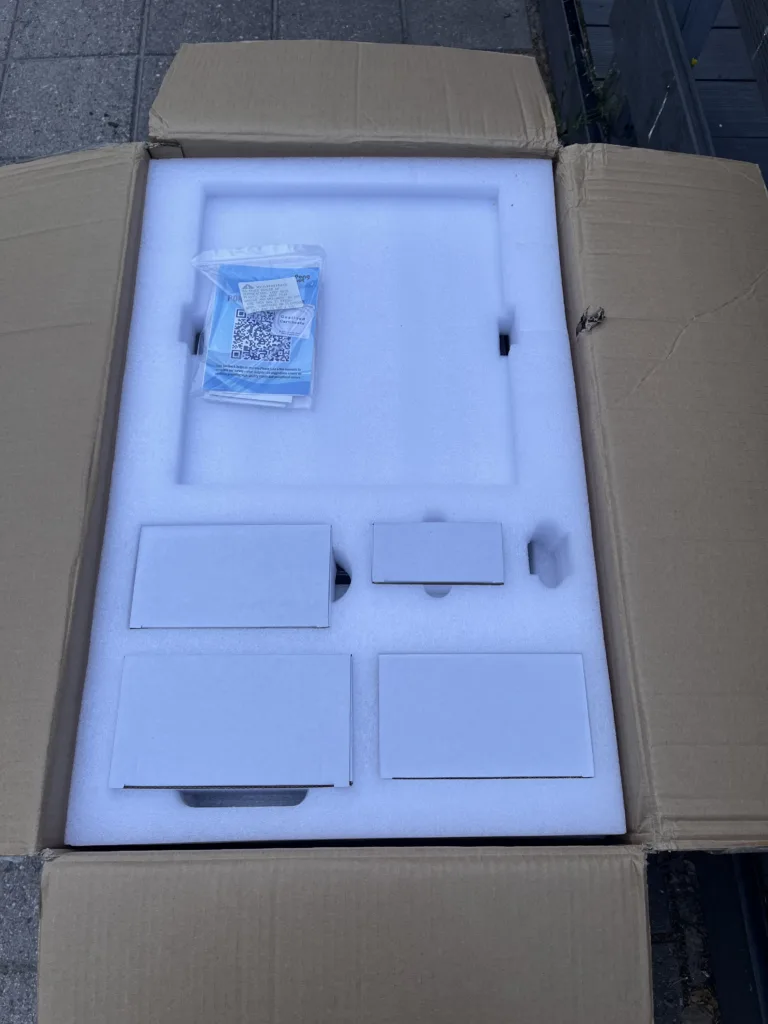 Pongbot box content